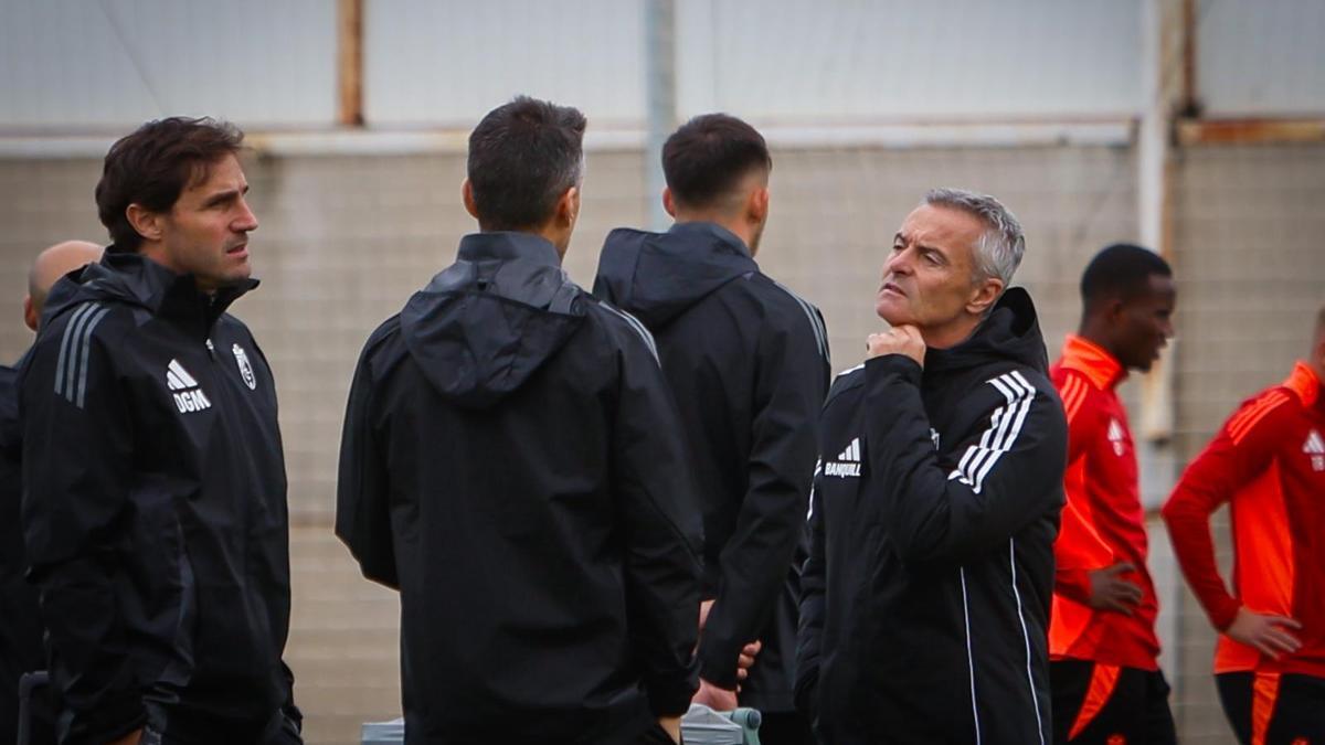 Fran Escribá, durante un entrenamiento con el Granada.