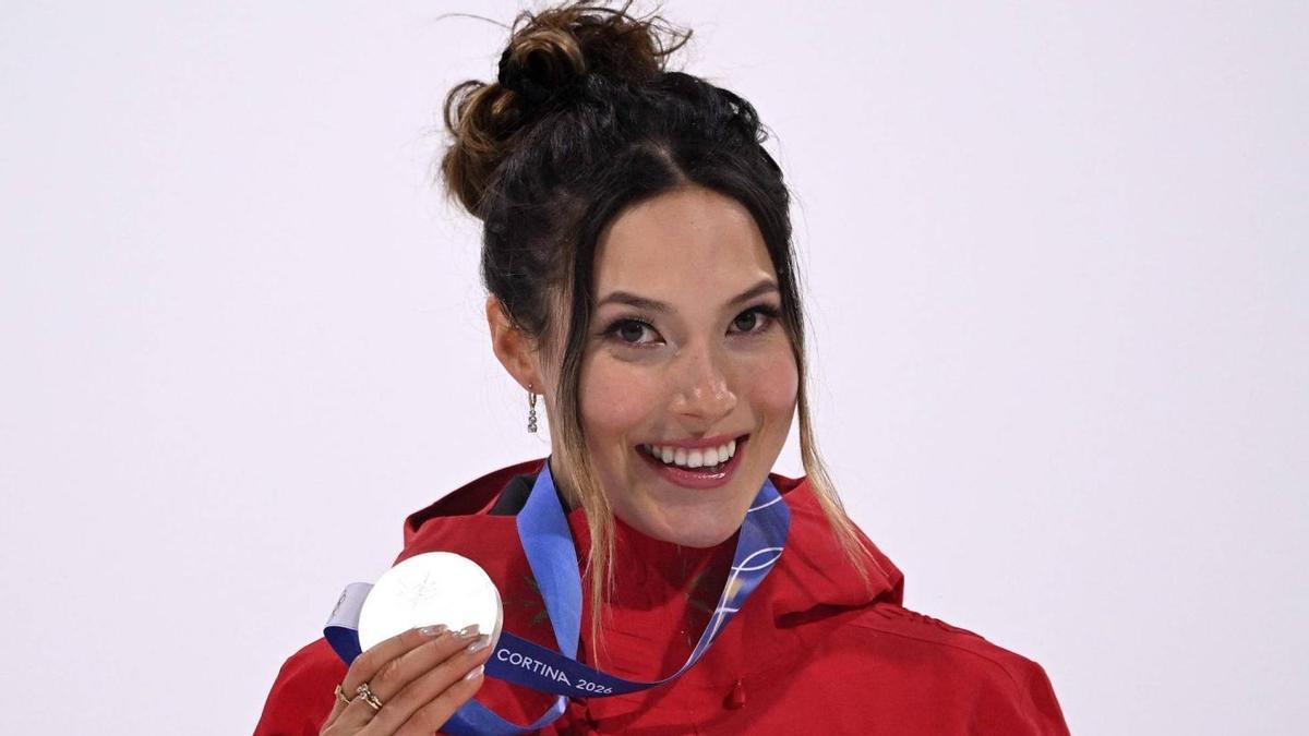 La atleta olímpica china nacida en California, estudiante de física cuántica y modelo La atleta olímpica china nacida en California, estudiante de física cuántica y modelo