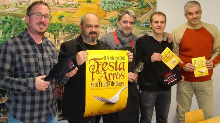 D&#039;esquerra a dreta, el regidor de Cultura, Xavier Racero; l&#039;autor del cartell, Pep Creus; Jaume Plans, del Nou Celler; Dani Giner, del restaurant Can Ladis, i el tècnic de Cultura, Jordi Planell, ahir durant la presentació