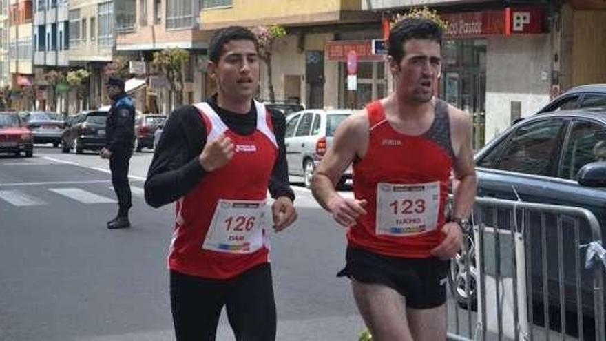Daniel Fernández y Luis Ferreiro, en la carrera ourensana.