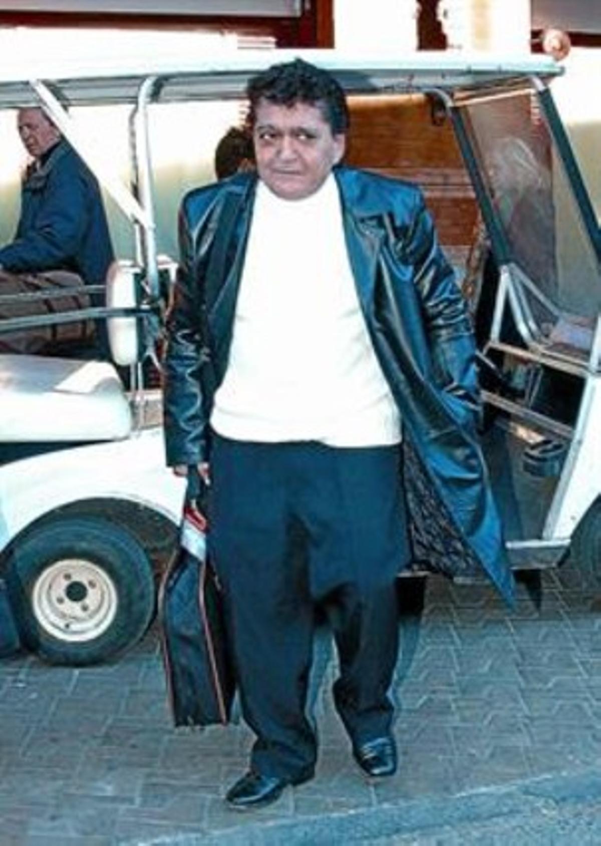 Ángel Cristo, a l’arribar a Madrid en AVE el 2005. Ángel Cristo, a l’arribar a Madrid en AVE el 2005.