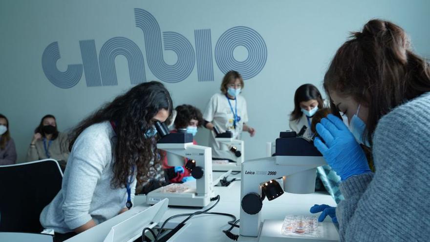 Taller en el Cinbio con Paloma Morán y Diana Valverde. | // DUVI