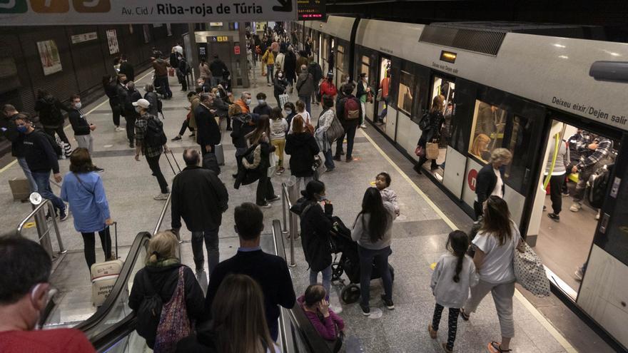 Metrovalencia recupera el servei nocturn per a Falles