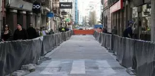 El Concello de A Coruña cambia adoquines por hormigón para eliminar los baches en San Andrés y Sol