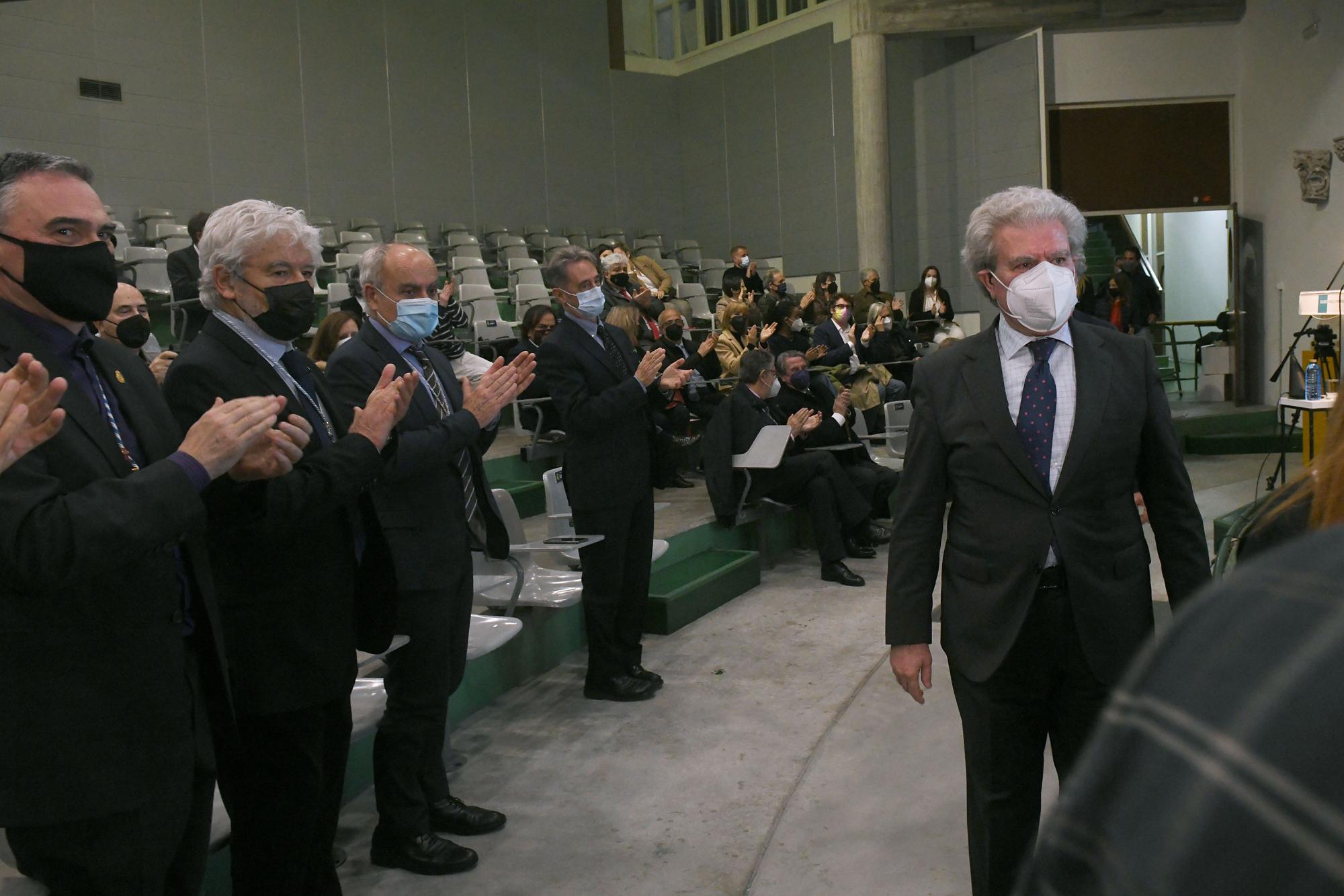 César Antonio Molina ingresa en la Academia Galega de Belas Artes