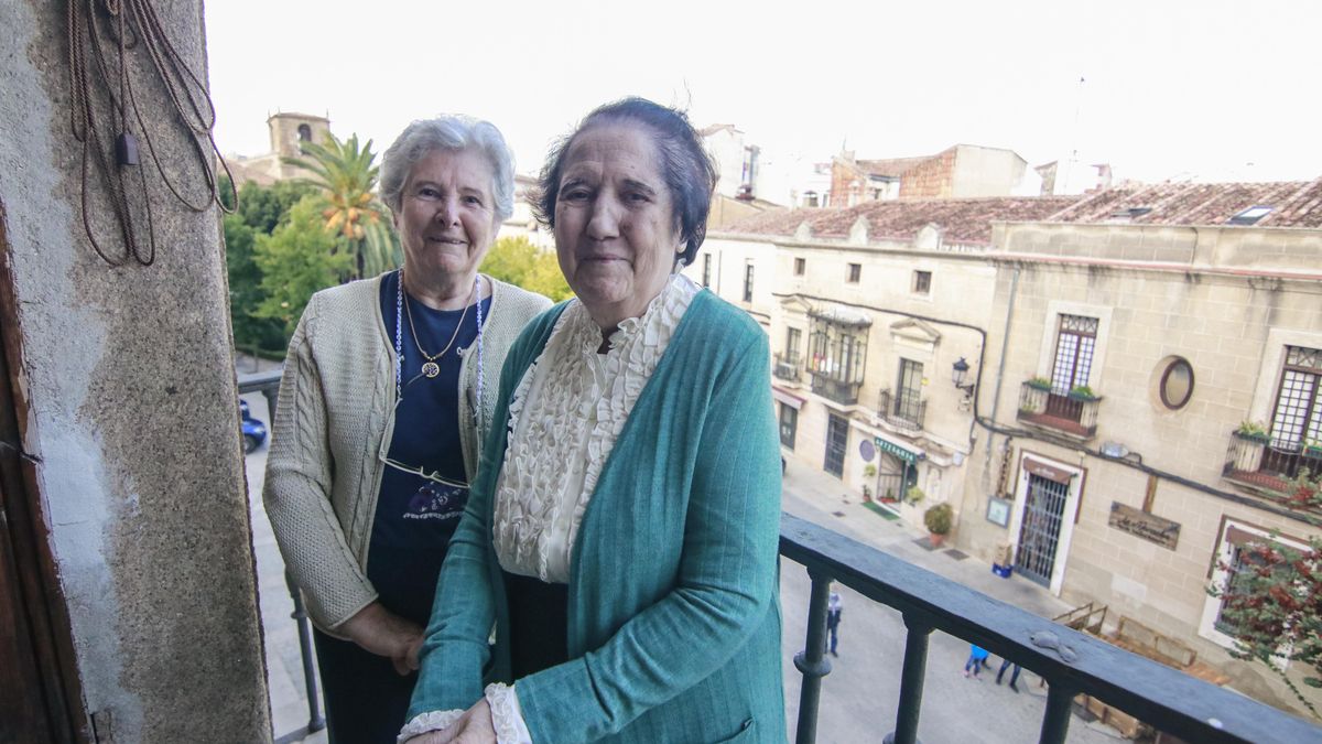 Corazón Rosado y Dolores Ballell Candela, ayer en la sede de Acisjf.