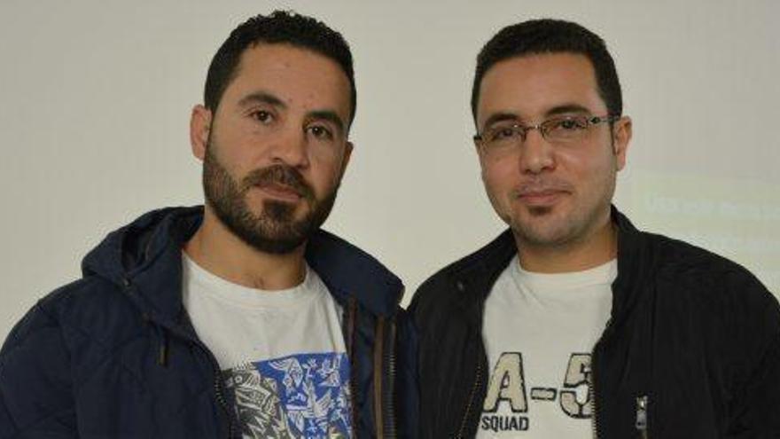 El Mahmud i el Mohamed són dos germans de Síria que ara són a Berga