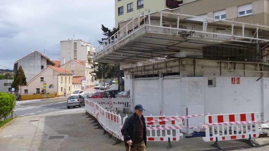 A gasolineira de Santa Cruz, xa precintada, o pasado 11 de maio.