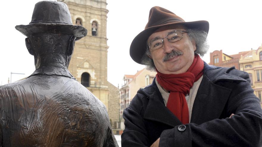 El poeta de Fuente Encalada, Antonio Colinas, socio de honor de la Universidad de Salamanca