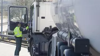Tráfico pone el foco en los camiones: casi 60 multas cada día en las carreteras de Galicia