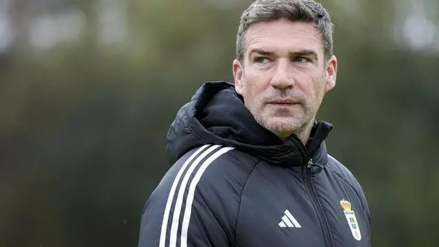 El Real Oviedo destituye a Luis Carrión