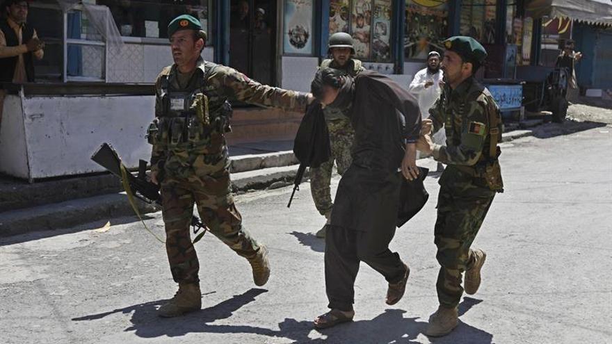 Varios hombres armados atacan una sede del canal de televisión nacional afgano