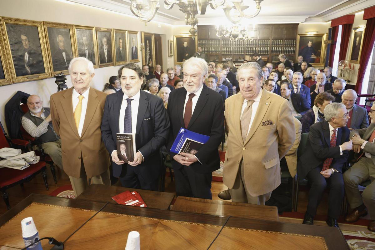 Luis García Varela, José Antonio Constenla, Jaime Mayor Oreja y Francisco Vázquez en Santiago.
