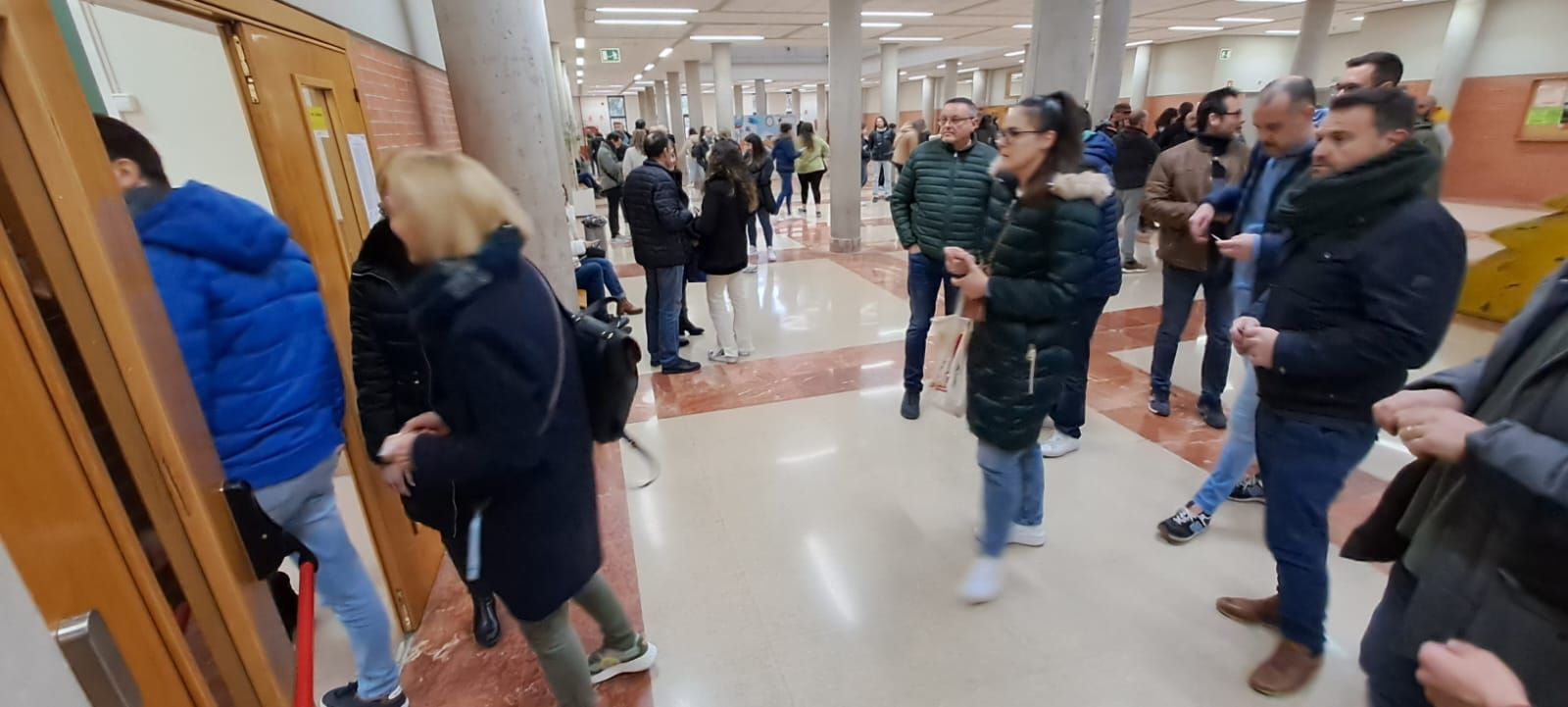 Galerías: Centenares de castellonenses optan a plazas fijas de celador