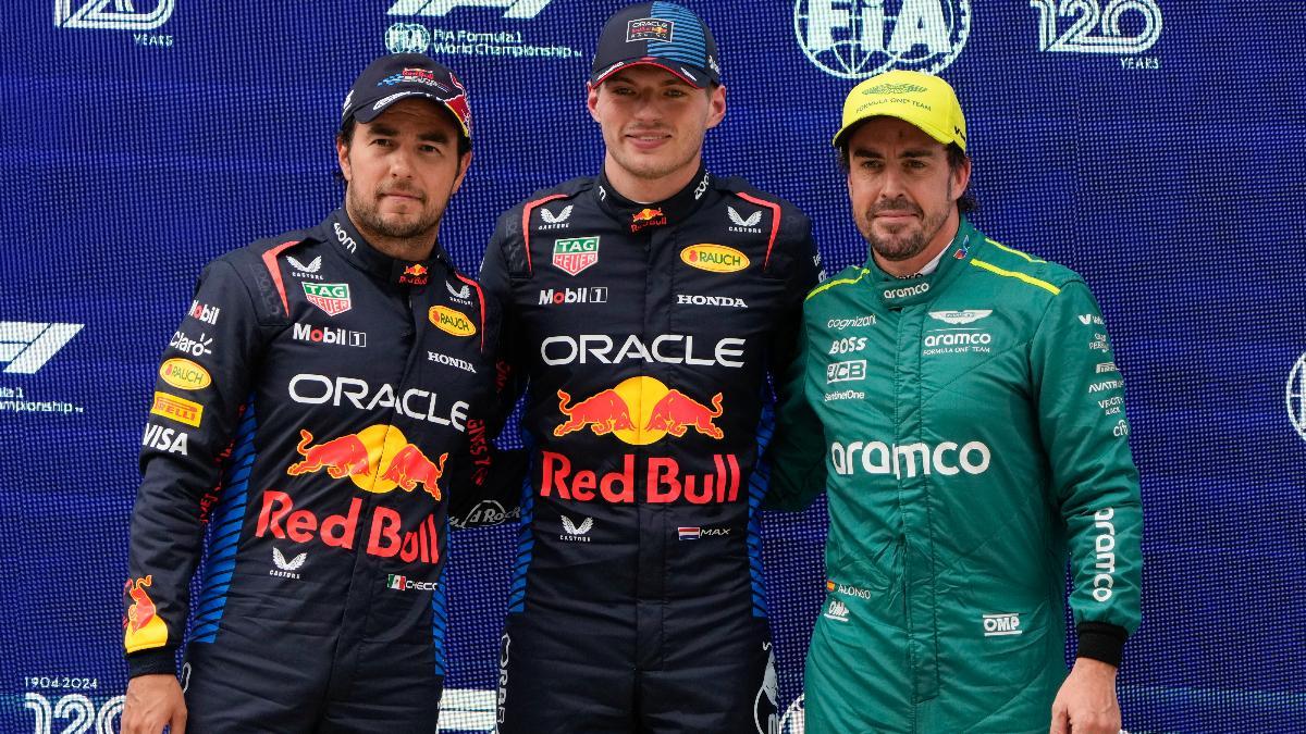 Max Verstappen, autor de la pole en China, escoltado por Sergio Perez y Fernando Alonso