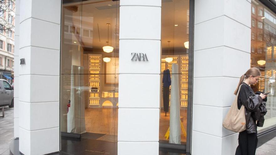 A Coruña pierde algo más que una tienda de Inditex: "Aquí nació Zara y aquí debía morir"