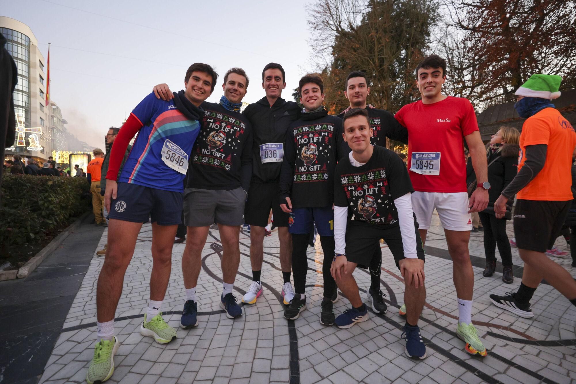 EN IMÁGENES: Alejandro Onís y Mariam Benkert saltan del segundo al primer puesto en la San Silvestre de Oviedo
