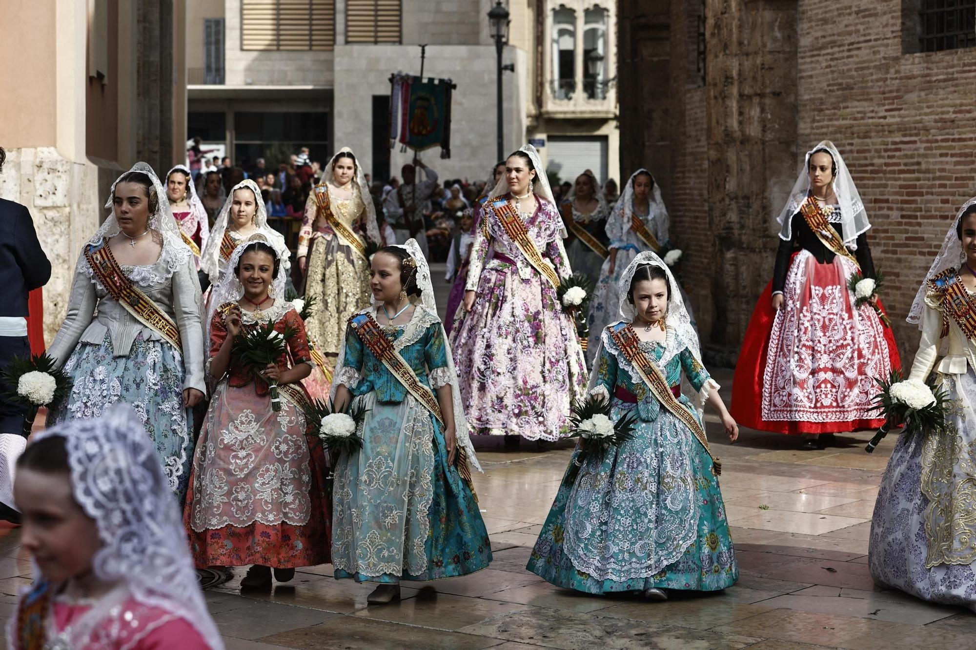 Ofrenda 18 de marzo. Calle de la Paz (16-17 horas)