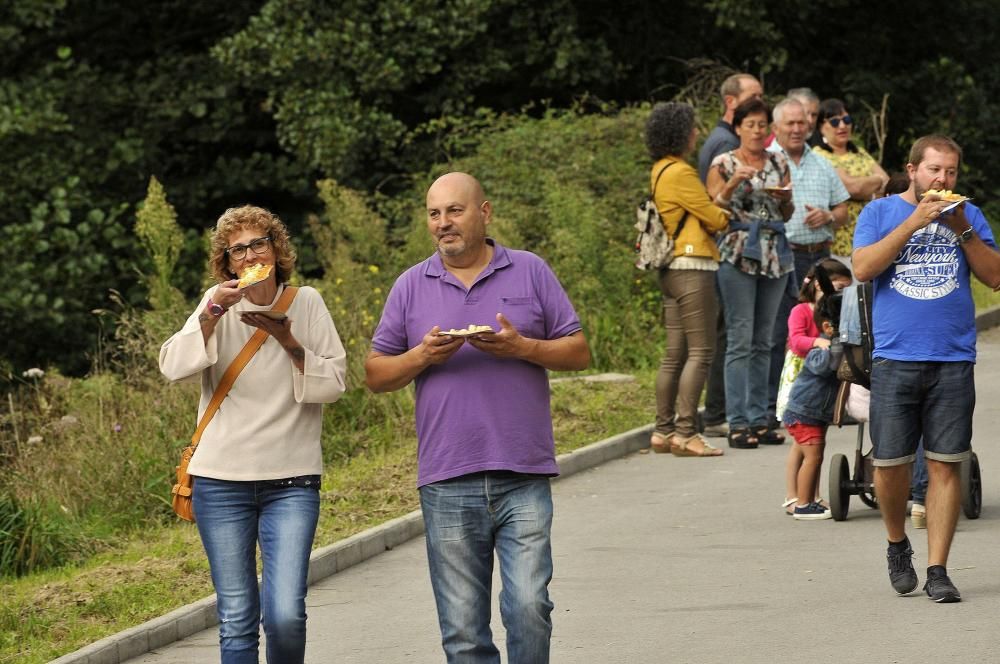 La tosta más grande del mundo en las fiestas de La Probe, Morcín