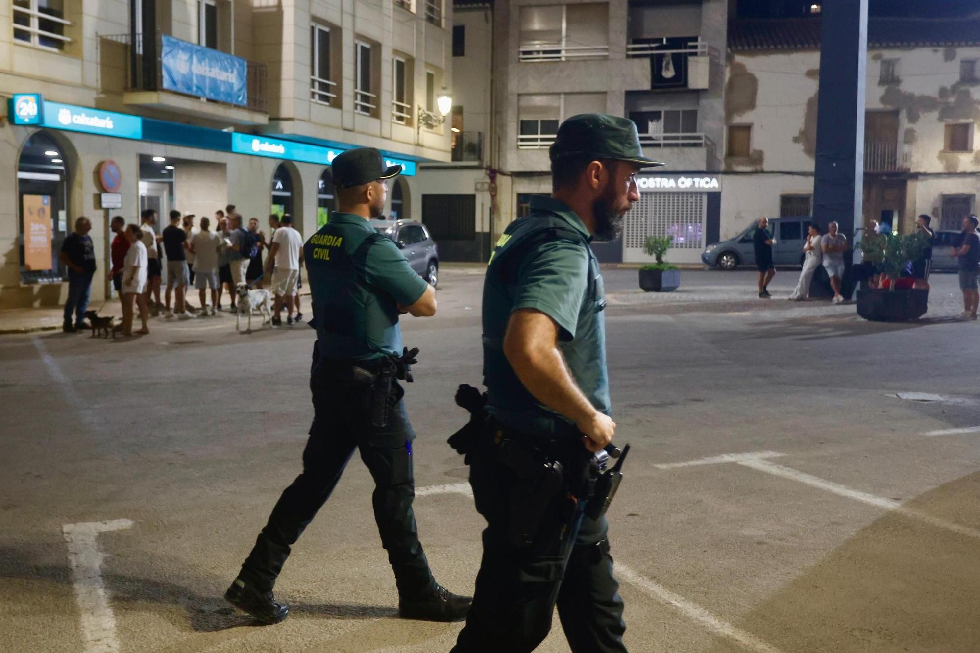 Vecinos de Turís patrullan por tercera noche las calles ante la inseguridad