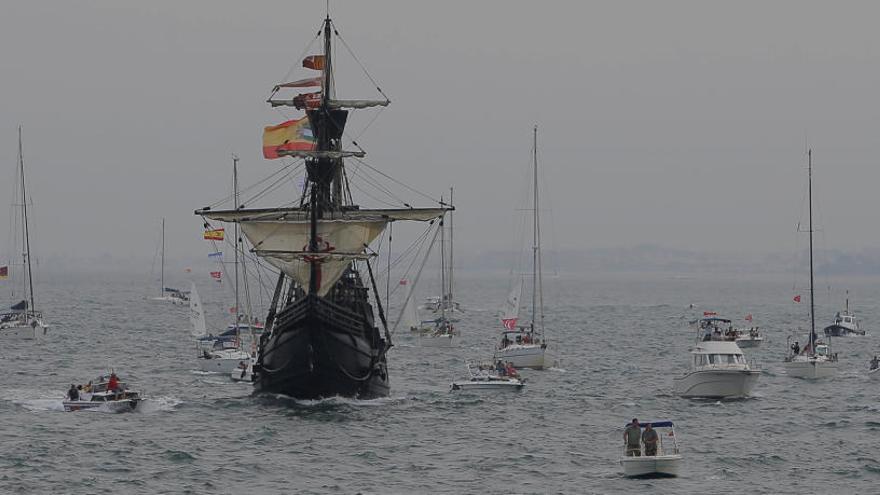 La nao Victoria, junto a Sanlúcar de Barrameda.