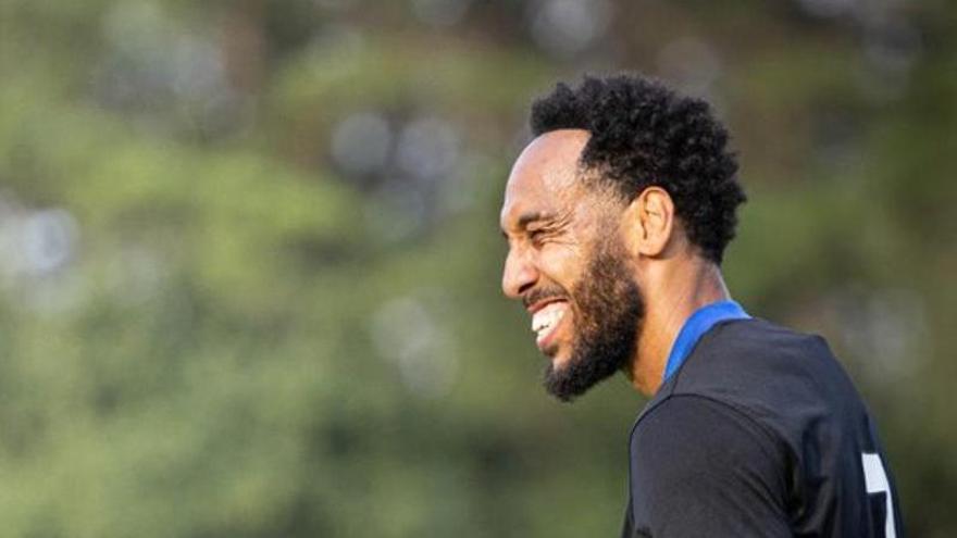 Aubameyang, una 'masterclass' continua para Bil Nsongo en el Deportivo