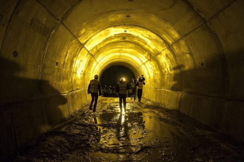 Obras en el túnel de Bolaños. // Brais Lorenzo