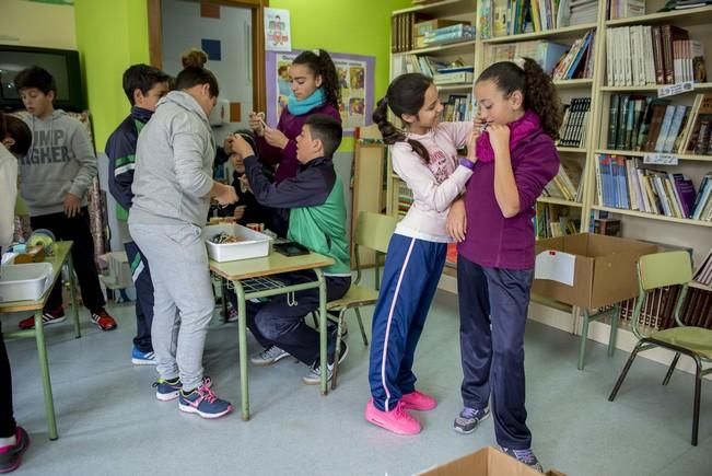 Reportaje al rastrillo organizado por alumnos ...