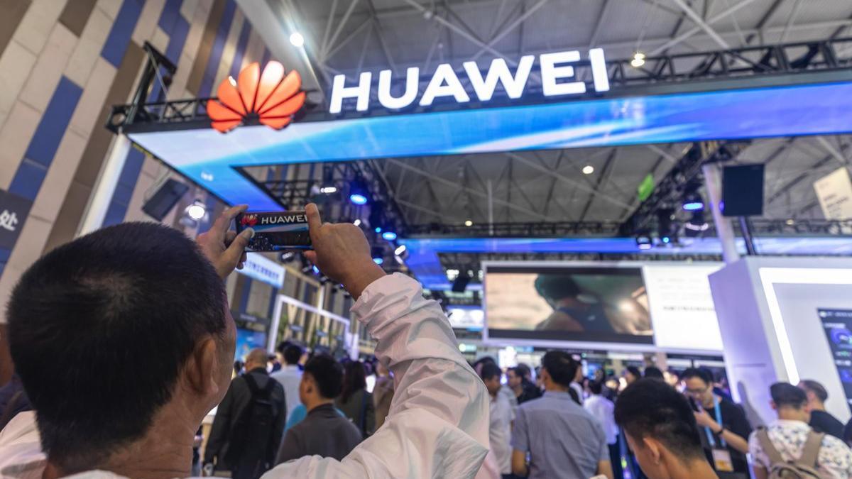 Estand de Huawei en una feria tecnológica.