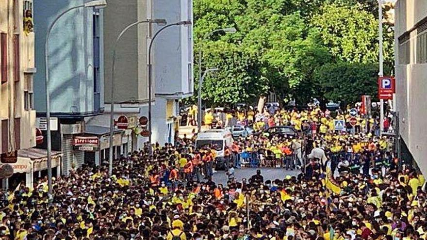 El Cádiz se la pega en su fiesta