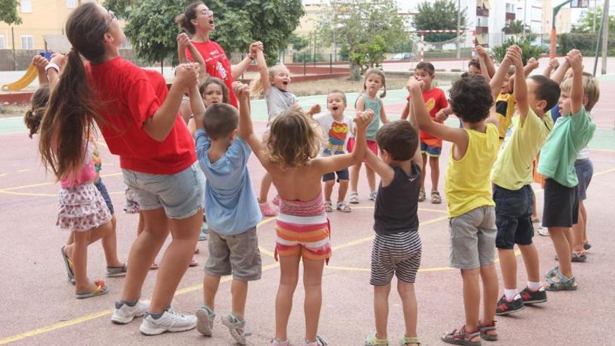 «Nos han tomado el pelo con las escuelas de verano en Santa Eulària»