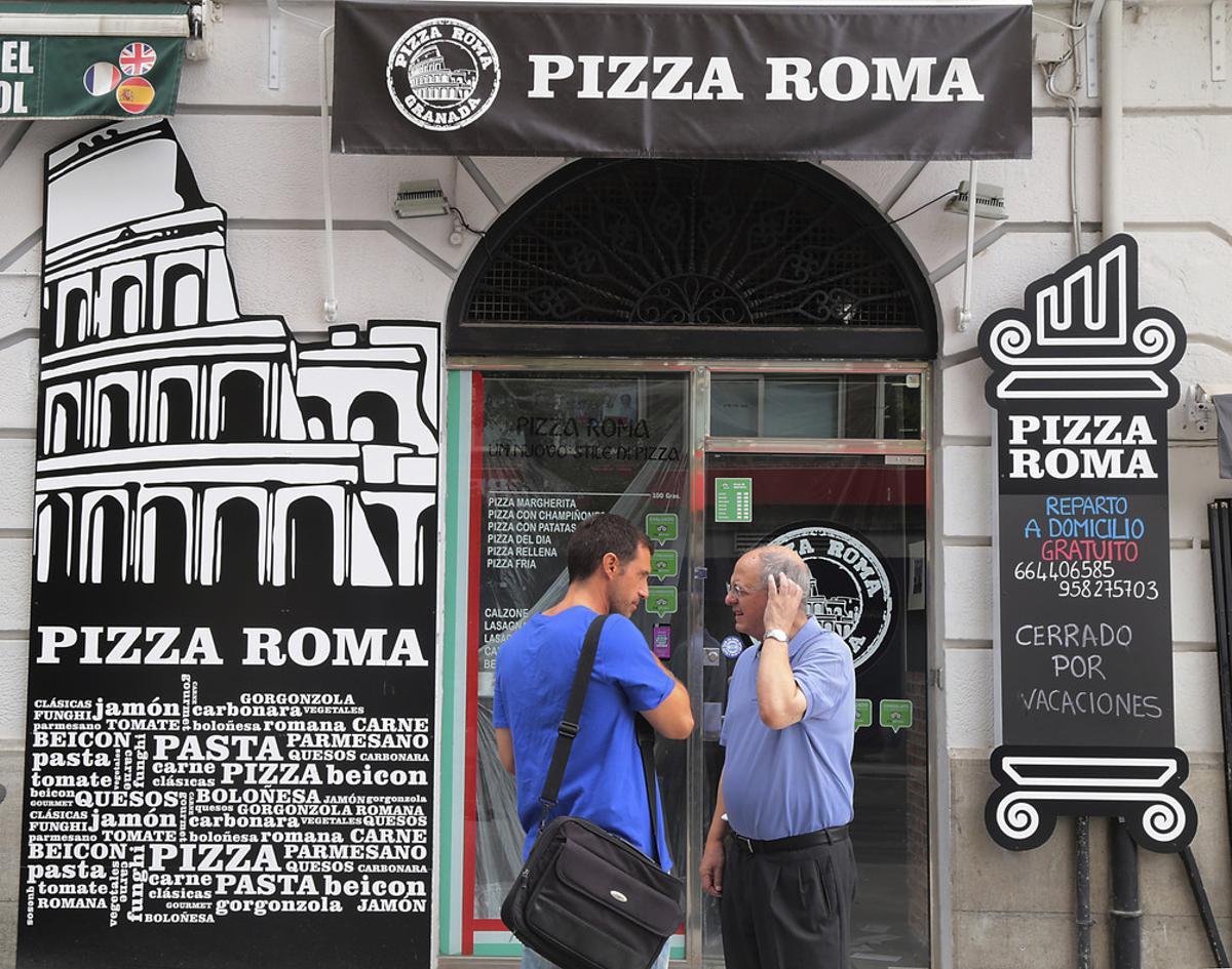 Façana de la pizzeria que regentava Ana Huete amb la seva parella, a Granada.