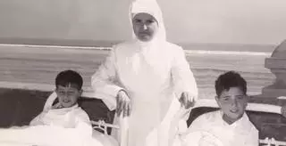 Los niños de la polio saltan el muro