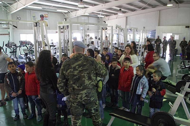 FOTOGALERÍA / Visita de escolares a la base Miguel de Cervantes en Líbano