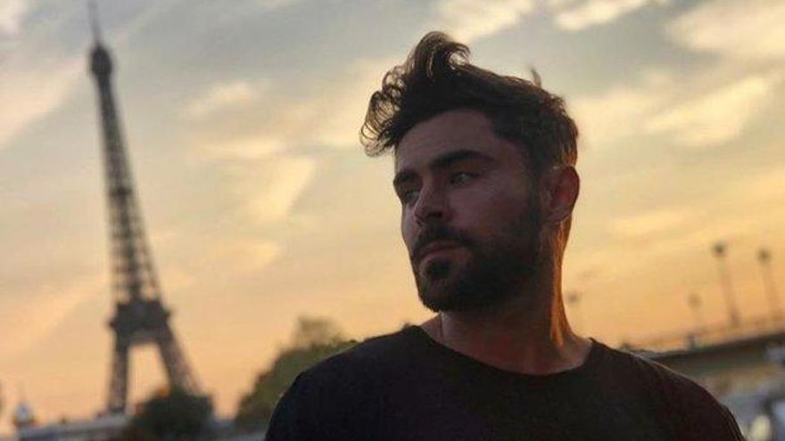 Zac Efron enloquece las redes sociales al presumir de abdomen desnudo