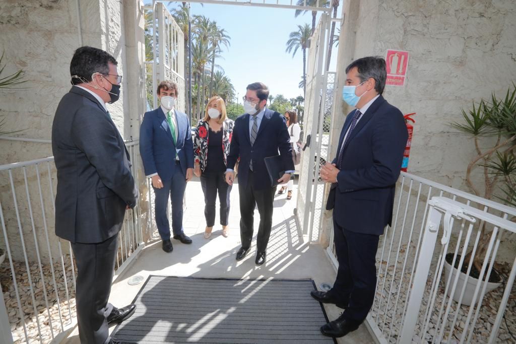 Conferencia de Manuel Muñiz, secretario de Estado de la España Global, en Alicante