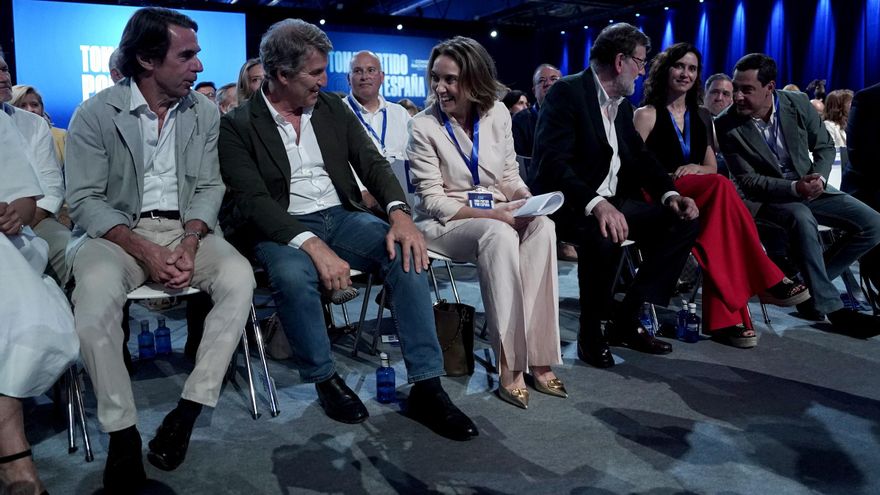 Aznar pronuncia un duro discurso contra el PSOE: "Si pactas con delincuentes, no te extrañe acabar en la cárcel"