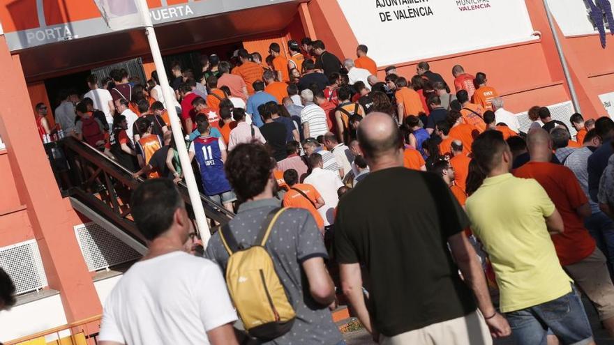 8.037 abonados llenarán las gradas de La Fonteta