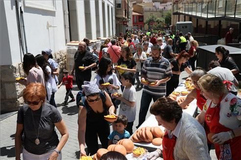 Más de 7000 'cassoletes' en el día de les Calderes de Almassora