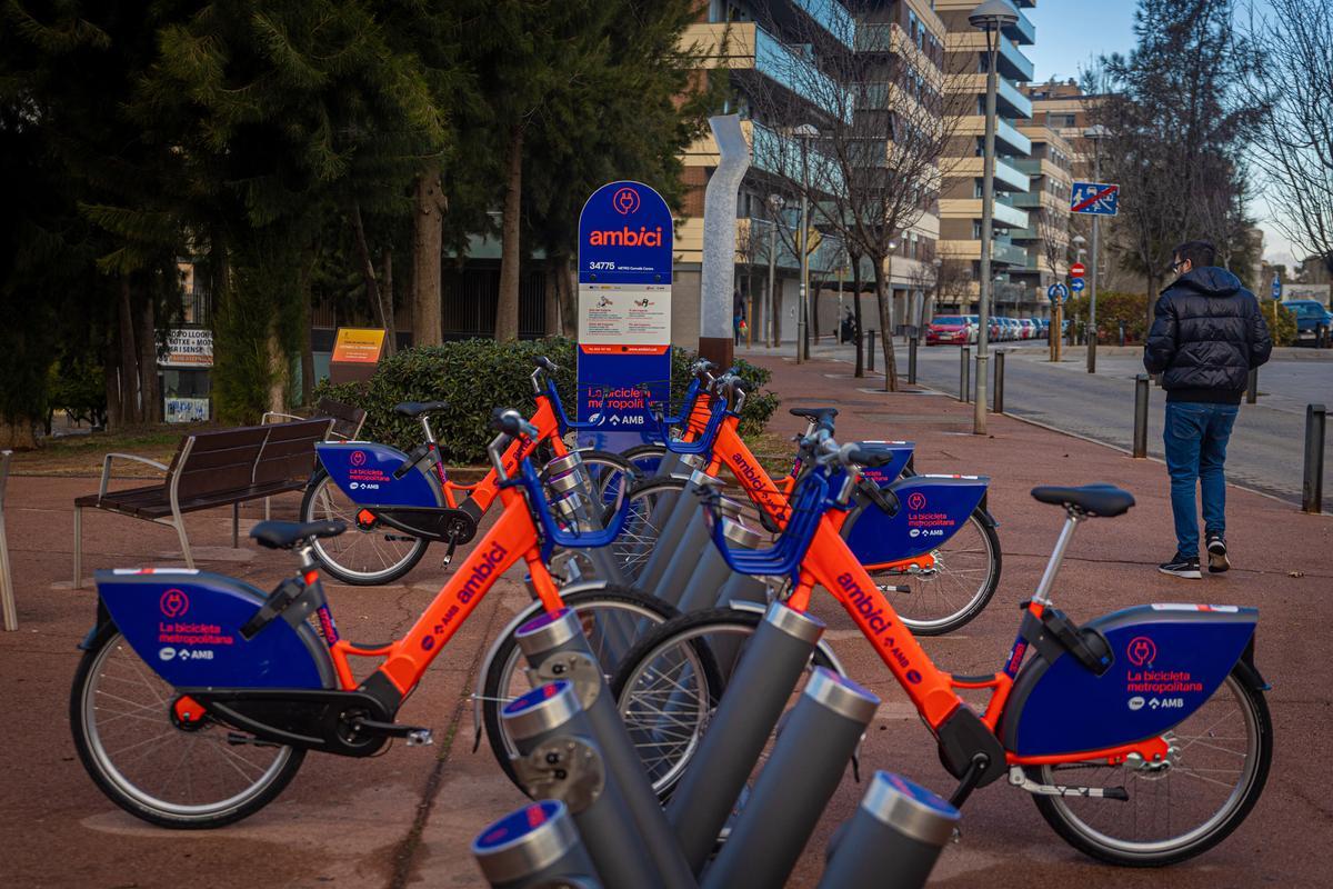 El estreno a medio gas del bicing metropolitano