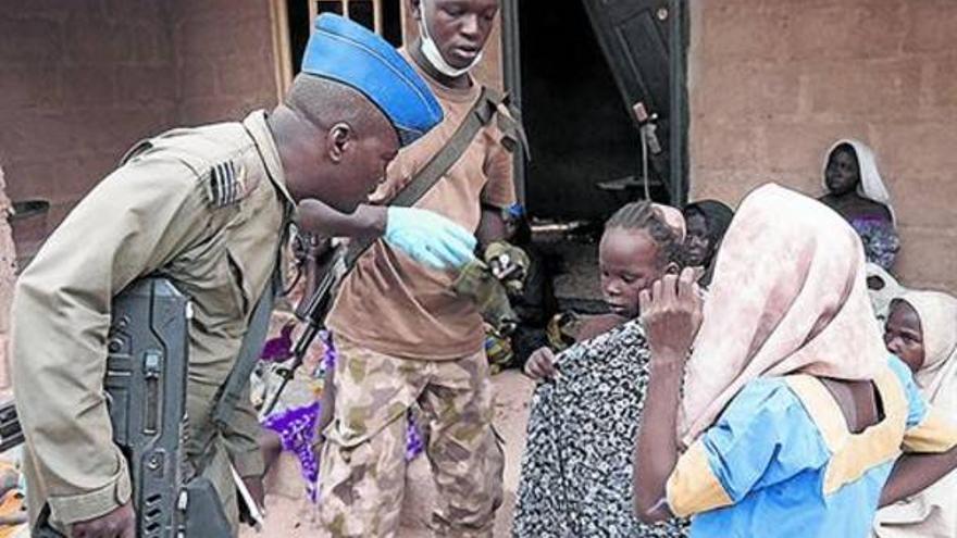 El Ejército de Nigeria libera a otras 234 mujeres y niños en manos de Boko Haram