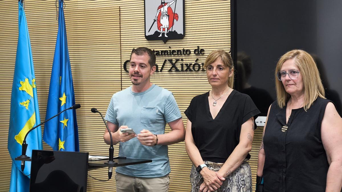 Javier Suárez Llana junto a Mónica Cosío y Cruz Valderrey