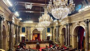 Las lámparas del hemiciclo del Parlament.