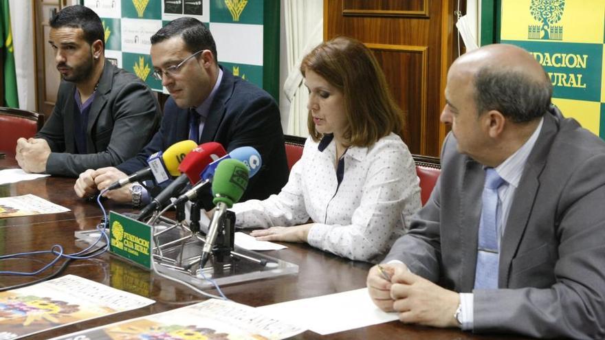 Daniel González, Manuel Martín, Flor Guerrero y Feliciano Ferrero presentan el quinto encuentro &quot;Reviviendo el antruejo&quot; de la Federación Espigas.