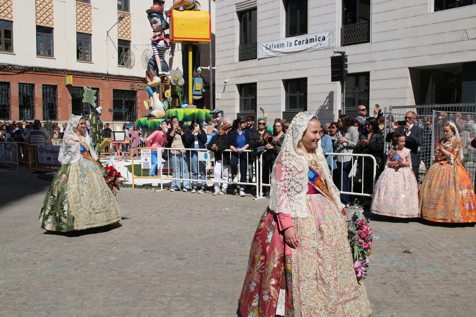 Las mejores imágenes de la 'Ofrena' de las Fallas de Burriana