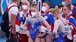 Rússia aprofita la retirada de Biles i torna al cim de la gimnàstica