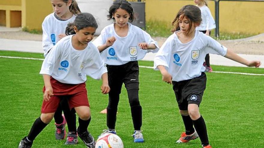 Sallent i Igualada acullen  aquest matí una jornada de promoció del futbol femení