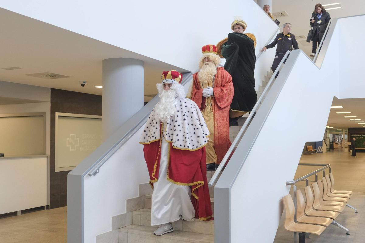 Los Reyes Magos visitan el CHUO