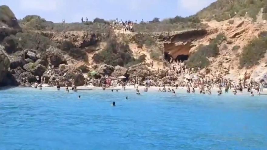 Lonely Planet, la guía de viajes más famosa, ya habla de saturación en las mejores playas de Mallorca: &quot;Al Caló des Moro mejor ir temprano&quot;