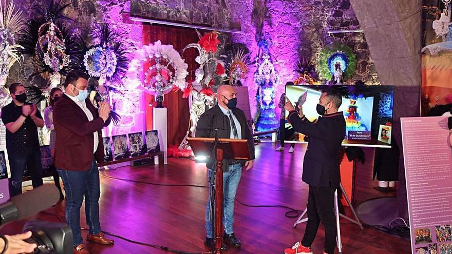 Puerto de la Cruz reconoce la labor de la familia del Carnaval.